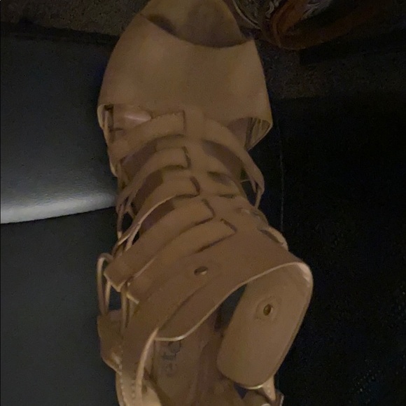 Strappy high heels - Picture 4 of 4